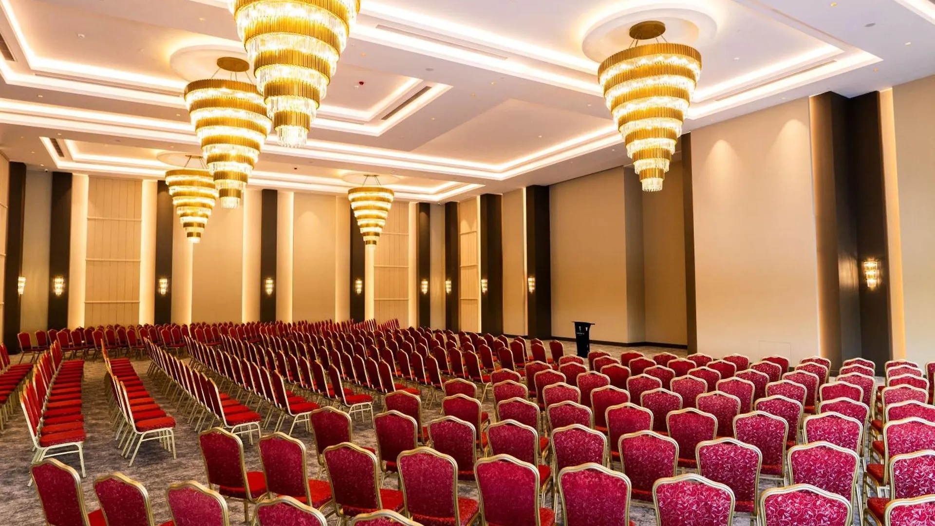 פמוקלה The Emporia Hotel