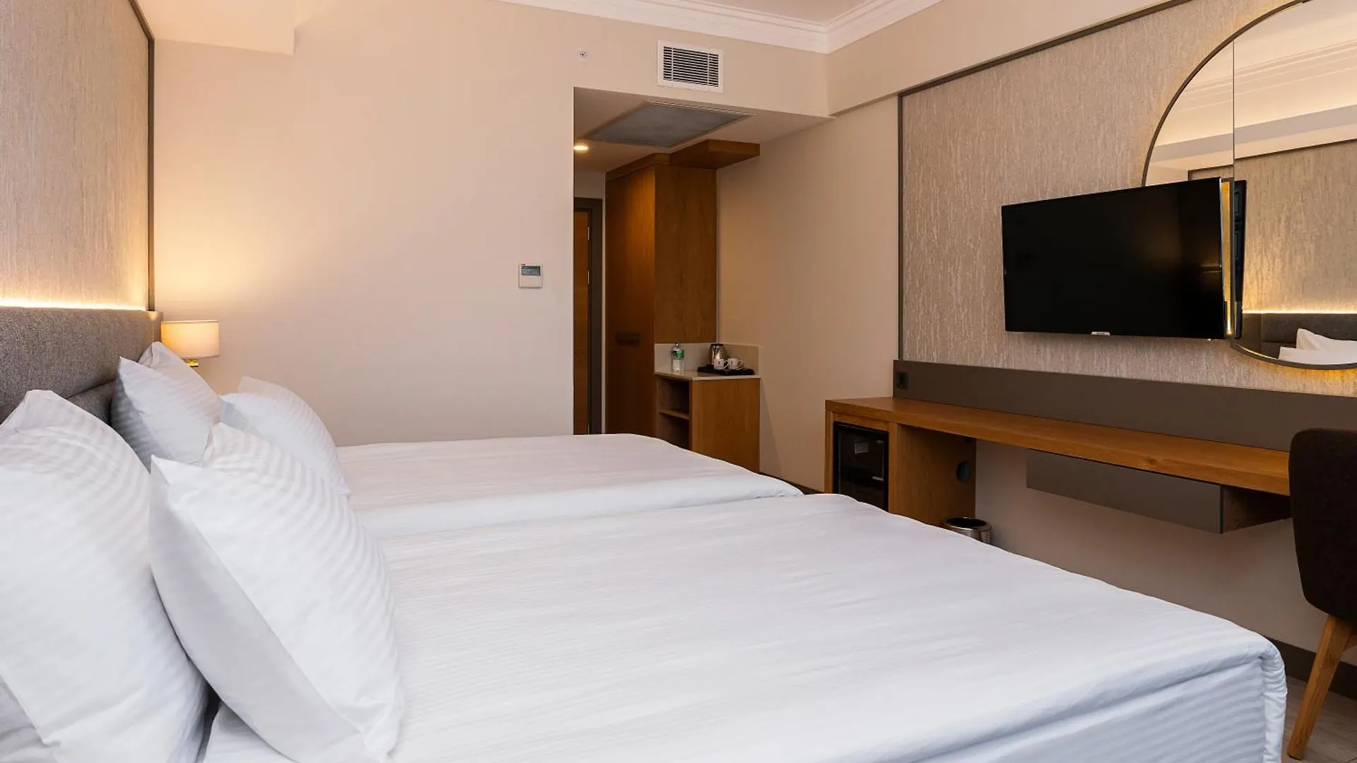 פמוקלה The Emporia Hotel