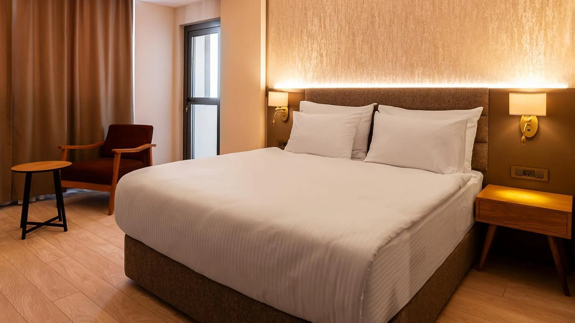 פמוקלה The Emporia Hotel 5*,